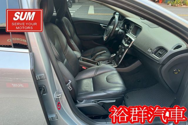 【YES認證里程保證】摸門、I-KEY、倒車顯影、電動座椅、安全性佳  第18張相片