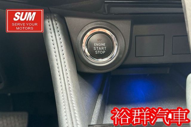 【YES認證里程保證】里程僅跑8千多、電動尾門、車況跟新車沒兩樣、倒車顯影、配備齊全  第12張相片