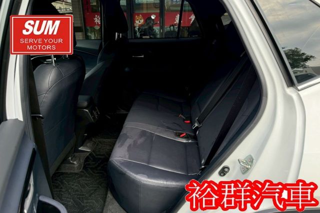 【YES認證里程保證】里程僅跑8千多、電動尾門、車況跟新車沒兩樣、倒車顯影、配備齊全  第13張相片