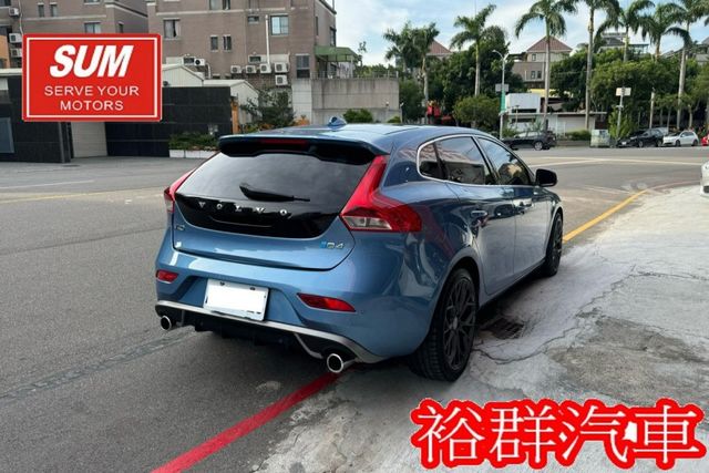 【YES認證里程保證】安全性沒話說、全景天窗、小鋼炮、ACC、倒車顯影  第4張相片