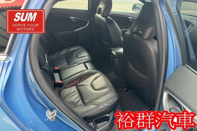 【YES認證里程保證】安全性沒話說、全景天窗、小鋼炮、ACC、倒車顯影  第16張相片