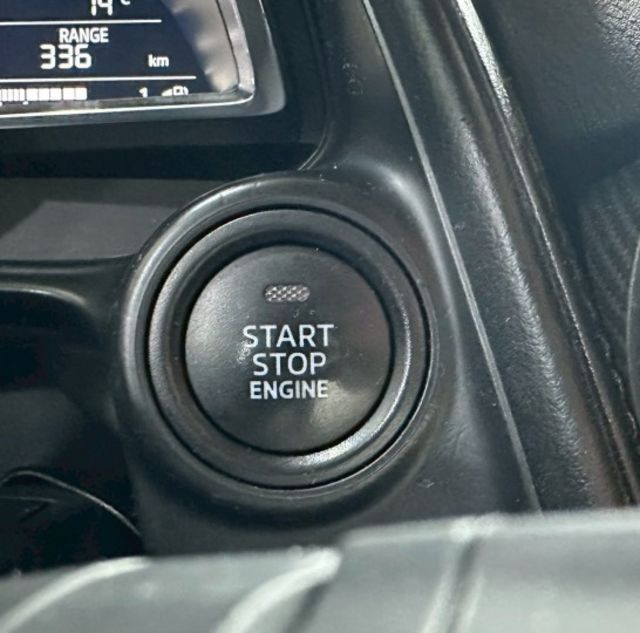 旗艦版 BOSE音響 抬頭顯示器 LED頭燈/日行燈/尾燈 CARPLAY 盲點 車道偏離 ACC  第4張相片