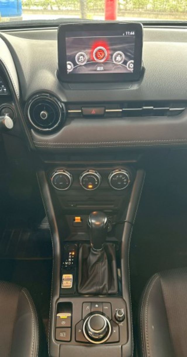 旗艦版 BOSE音響 抬頭顯示器 LED頭燈/日行燈/尾燈 CARPLAY 盲點 車道偏離 ACC  第5張相片