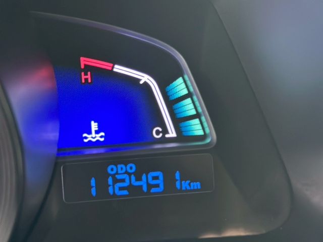 天窗／抬頭顯示／環景／雙色內裝／定速／快撥／導航／藍牙／免鑰匙系統／恆溫空調  第8張相片