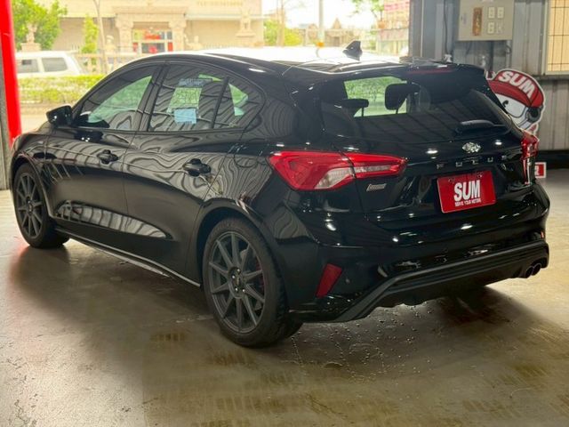 LOMMEL X賽道版~原鈑件，原廠大包.德制18吋鋁圈.智能LED頭燈.LV2.B&O音響.盲點  第2張相片