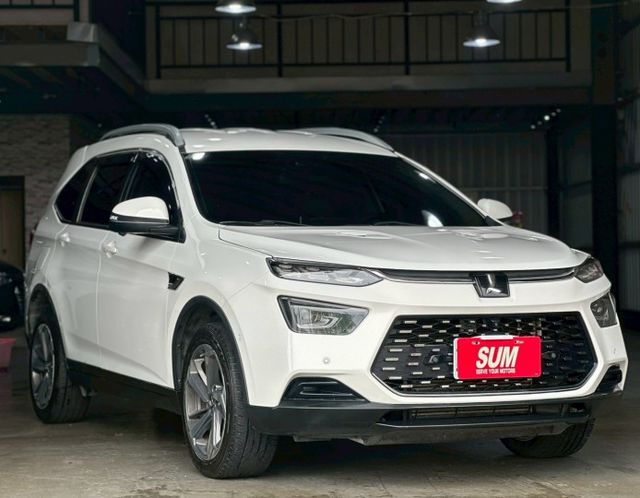 5人座旗艦款/低里程只跑3萬2/電尾門+環景/ACC跟車/Keyless免鑰匙/電動椅  第1張相片