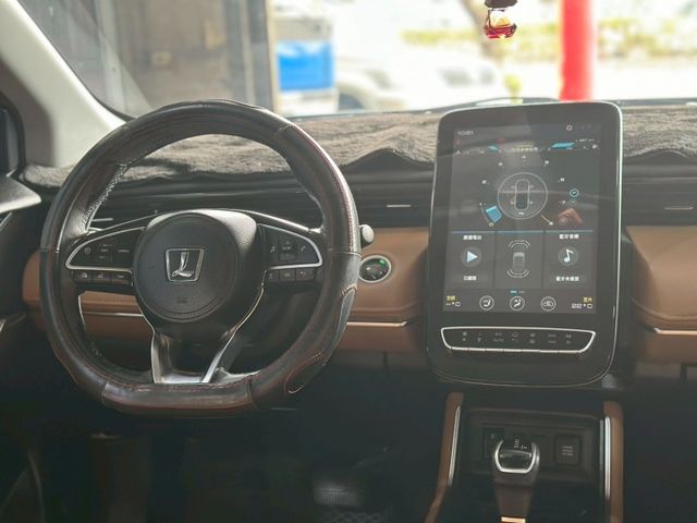 5人座旗艦款/低里程只跑3萬2/電尾門+環景/ACC跟車/Keyless免鑰匙/電動椅  第5張相片