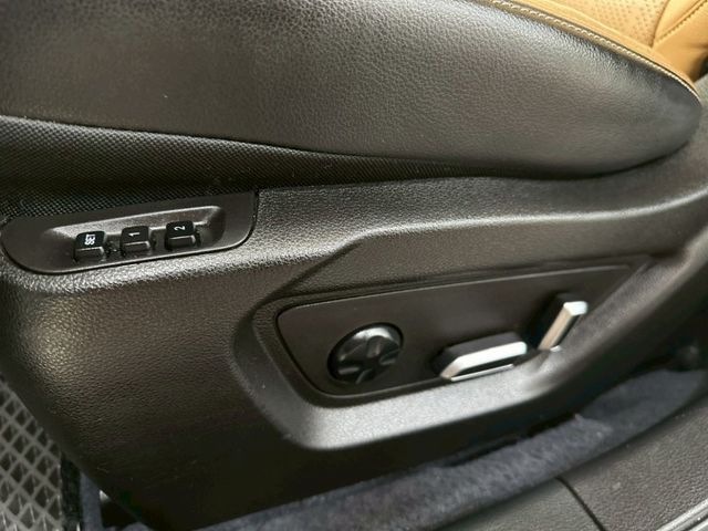 5人座旗艦款/低里程只跑3萬2/電尾門+環景/ACC跟車/Keyless免鑰匙/電動椅  第8張相片