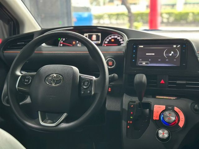 僅跑【7千】里程擔保【原廠保固中】車道偏移／主動煞停／藍牙／免鑰匙系統／恆溫空調  第6張相片