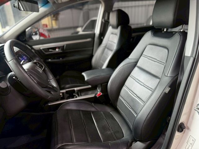 1.5 VTI-S   I-KEY 摸門 8安 快撥 導航 循跡 定速  第7張相片