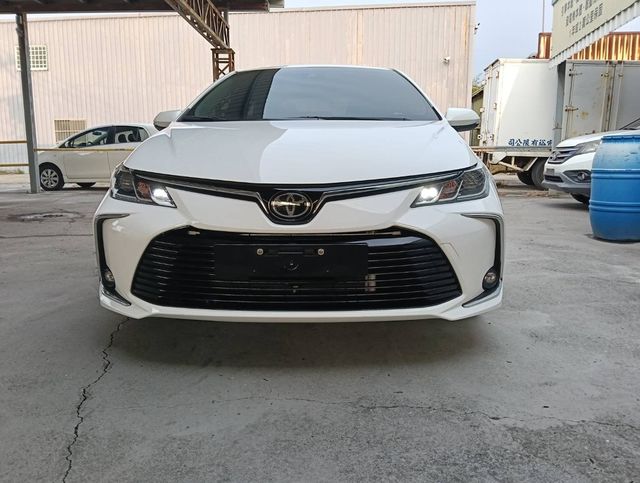 TOYOTA豐田 ALTIS  第2張相片