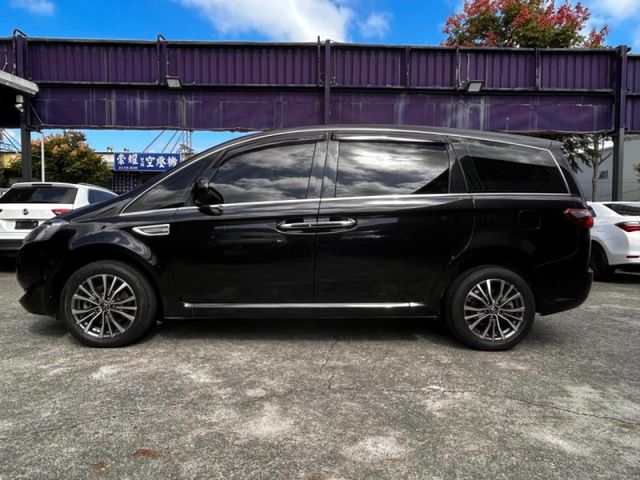 Luxgen M7  第8張相片