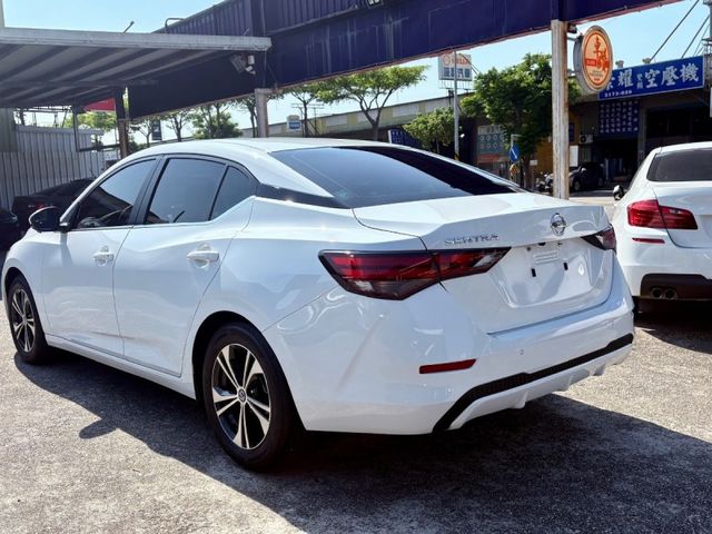 Nissan Sentra  第6張相片