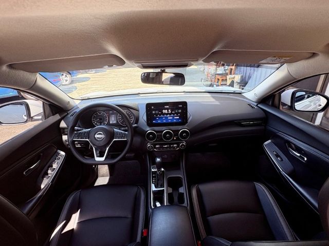 Nissan Sentra  第11張相片