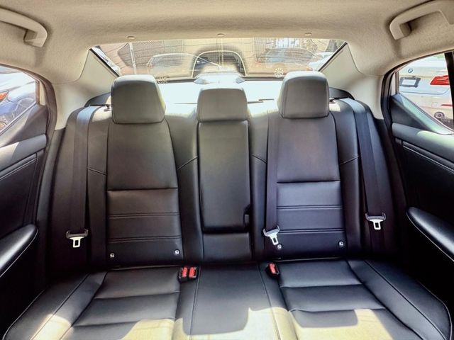 Nissan Sentra  第12張相片