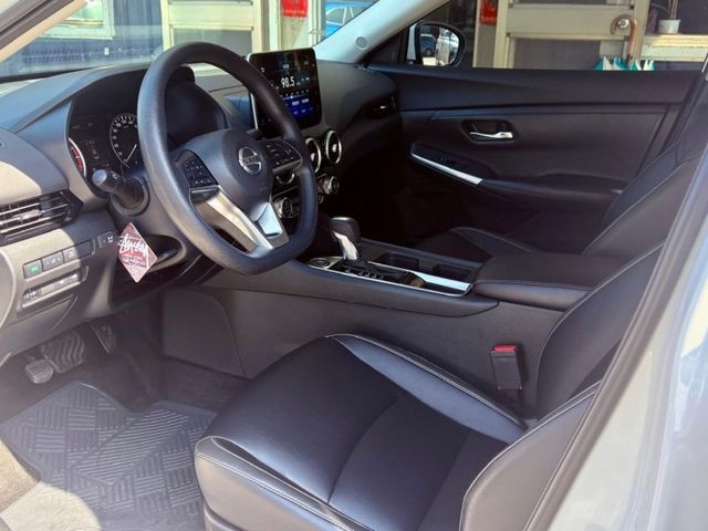 Nissan Sentra  第13張相片