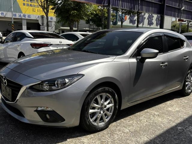 Mazda Mazda3  第2張相片