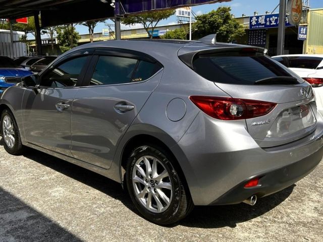 Mazda Mazda3  第12張相片