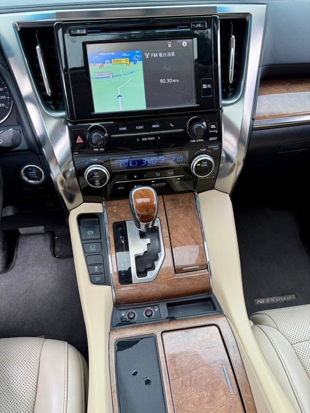 TOYOTA豐田 ALPHARD  第18張相片
