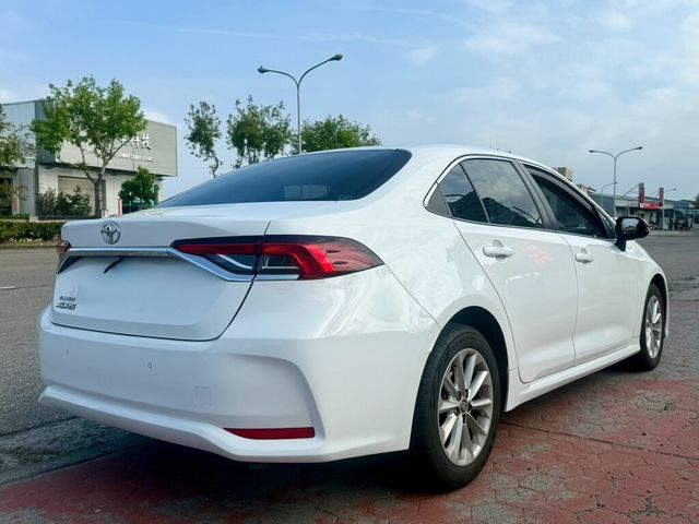 TOYOTA豐田 ALTIS  第3張相片