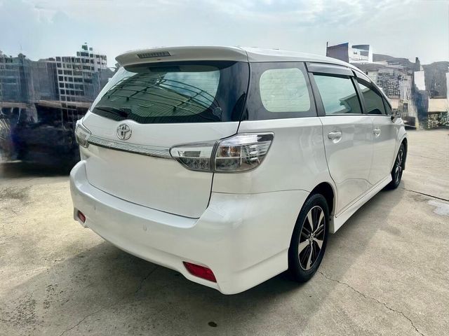 TOYOTA豐田 WISH  第5張相片