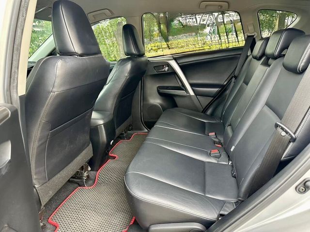 TOYOTA豐田 RAV4  第9張相片