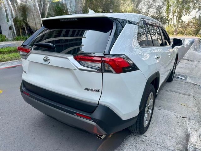 TOYOTA豐田 RAV4  第3張相片