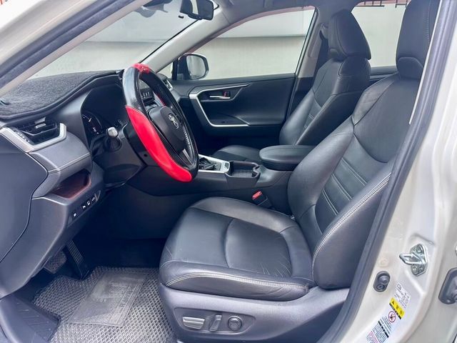 TOYOTA豐田 RAV4  第11張相片