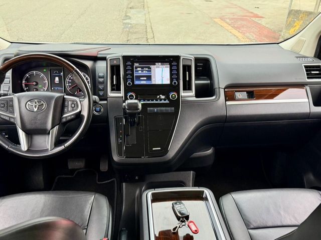 TOYOTA豐田 GRANVIA  第9張相片