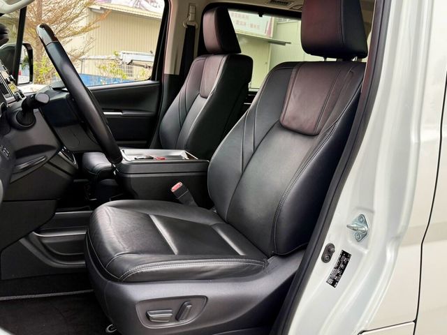 TOYOTA豐田 GRANVIA  第12張相片