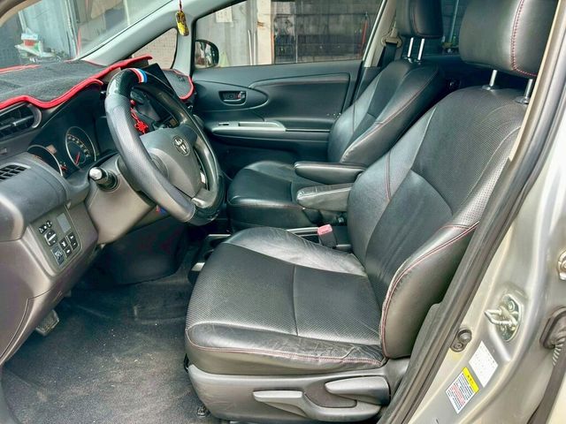 TOYOTA豐田 WISH  第5張相片