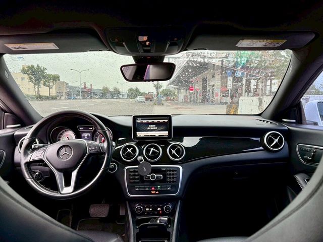 M-BENZ賓士 CLA250  第7張相片