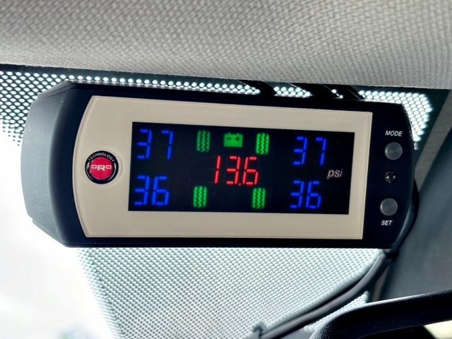 ☑一手車 ☑原版件 ☑循跡防滑 ☑胎壓偵測 ☑里程保證 ☑定速 ☑抬頭顯示 ☑衛星導航 ☑倒車顯影 ☑行車紀錄器  第8張相片