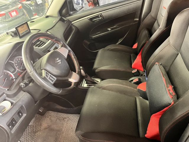 ☑一手車 ☑Sport運動版☑全新安卓機☑CARPLAY☑I-KEY ☑恆溫 ☑倒車顯影☑衛星導航☑循跡防滑  第7張相片