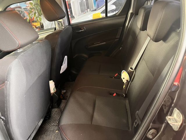☑一手車 ☑Sport運動版☑全新安卓機☑CARPLAY☑I-KEY ☑恆溫 ☑倒車顯影☑衛星導航☑循跡防滑  第8張相片