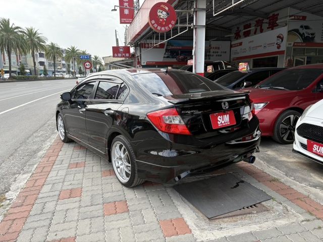☑頂規 ☑低里程 ☑天窗 ☑空力套件 ☑免鑰匙 ☑安卓CarPlay ☑HID頭燈  第2張相片