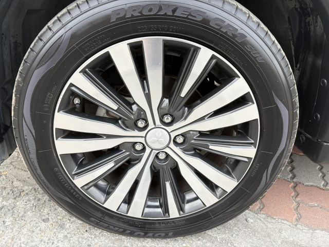 ☑僅跑5萬多☑一手車☑原廠保養☑Ikey ☑ACC跟車☑車道偏移☑盲點偵測☑安卓影音☑LED頭尾燈  第20張相片