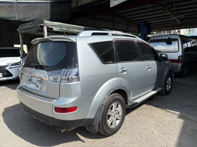 ☑一手車 ☑頂級款 ☑換檔撥片 ☑天窗 ☑I-KEY ☑安卓機 ☑衛星導航 ☑倒車影像  第2張相片