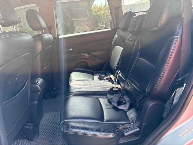 ☑一手車 ☑頂級款 ☑換檔撥片 ☑天窗 ☑I-KEY ☑安卓機 ☑衛星導航 ☑倒車影像  第9張相片
