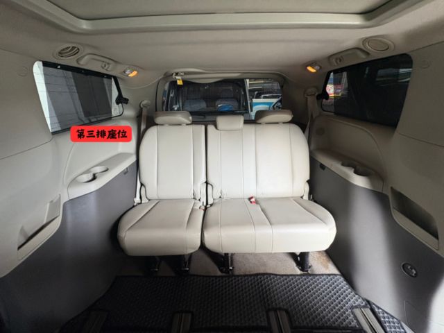 ☑旗艦款☑僅跑7萬英里☑原版 ☑I-KEY☑定速巡航☑雙電動滑門☑多功能數位影音☑倒車影像☑天窗  第13張相片