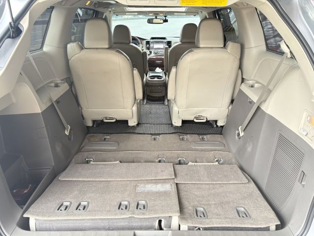 ☑旗艦款☑僅跑7萬英里☑原版 ☑I-KEY☑定速巡航☑雙電動滑門☑多功能數位影音☑倒車影像☑天窗  第18張相片