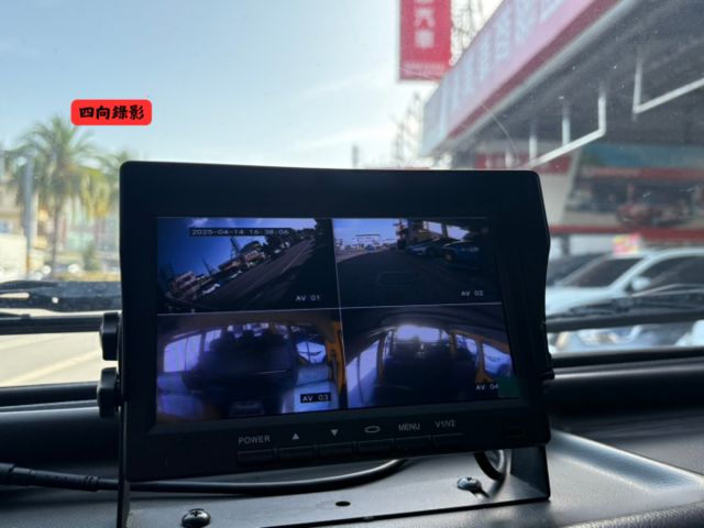 ☑一手娃娃車 ☑改回8人座 ☑低里程  第4張相片