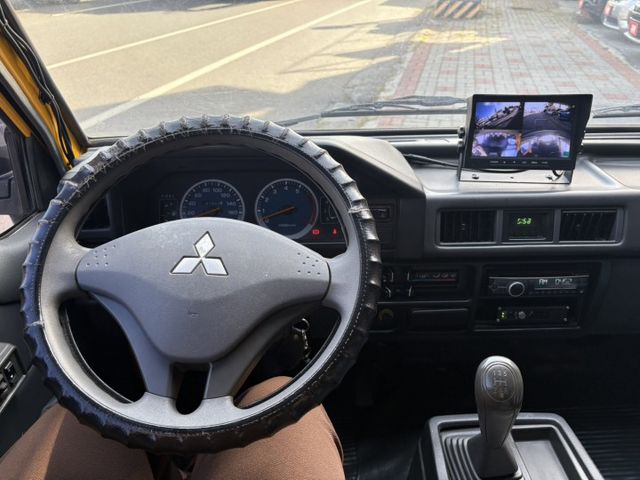 ☑一手娃娃車 ☑改回8人座 ☑低里程  第9張相片