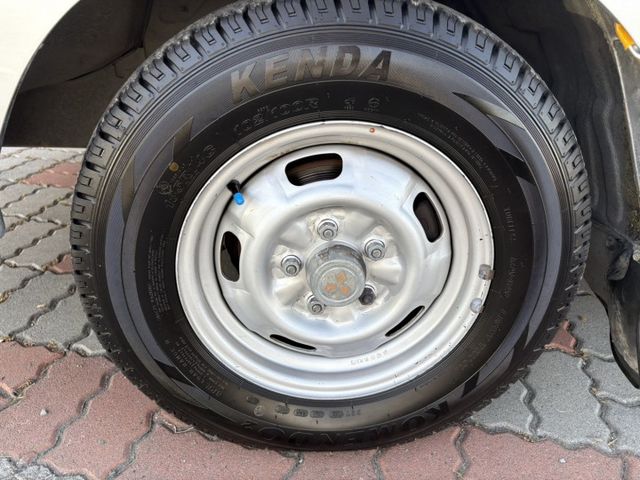 ☑一手娃娃車 ☑改回8人座 ☑低里程  第20張相片