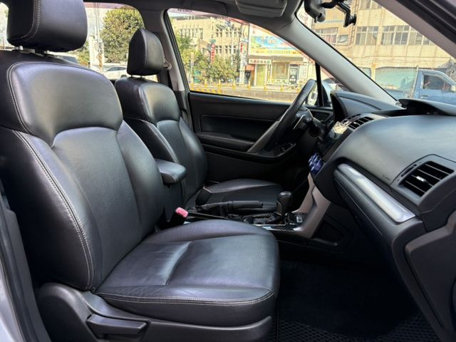 ☑旗艦版XT-P ☑一手車☑2.0渦輪☑原鈑件☑安卓機☑CAR PLAY ☑AWD☑天窗☑HID☑電動尾門☑胎壓  第15張相片