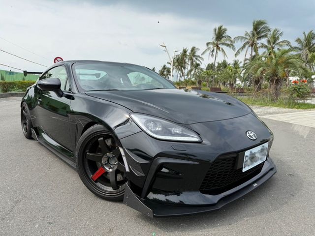 ☑全車精品 ☑Rays鋁圈 ☑HKS尾翼套件 ☑TOMS套件 ☑Brembo卡鉗  第1張相片