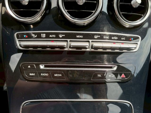 ☑里程11萬 ☑原鈑件 ☑安卓影音 ☑電動椅 ☑I-KEY ☑倒車顯影  第5張相片