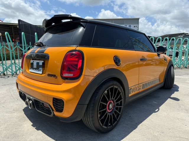 MINI COOPERS JCW全套正品 B48引擎2LCI小改款 外觀 頭尾燈 全台唯一 精品升級4X萬 消耗品已換  第2張相片