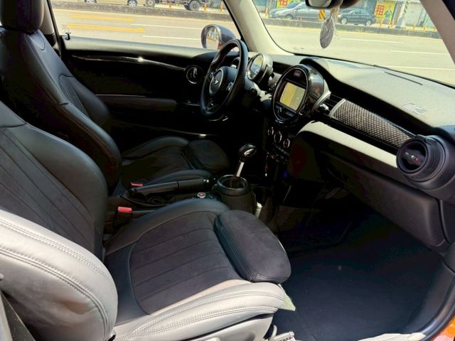 MINI COOPERS JCW全套正品 B48引擎2LCI小改款 外觀 頭尾燈 全台唯一 精品升級4X萬 消耗品已換  第12張相片