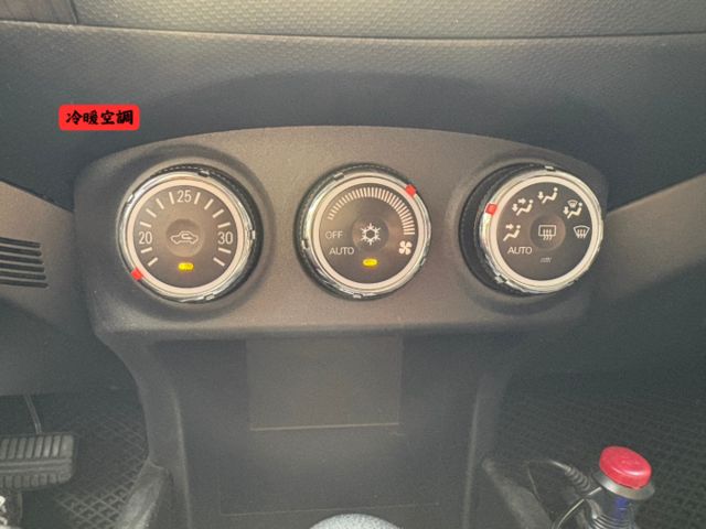 ☑一手車 ☑豪華頂規 ☑換檔撥片 ☑天窗 ☑I-KEY ☑行車紀錄 ☑天窗  第5張相片